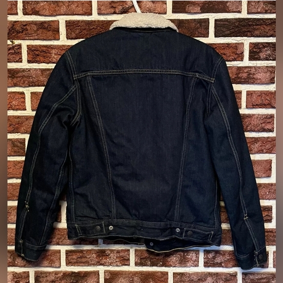 Levi's Men's Black Denim Jacket with Sherpa Lining - Picture 7 of 7